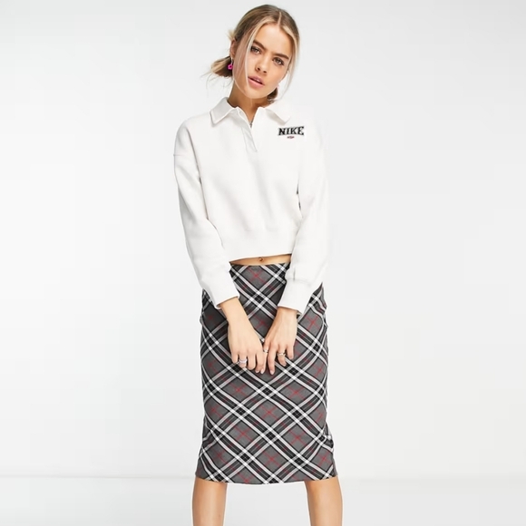 Nike Size L Phoenix Fleece Retro Crop Sweatshirt Quarter Zip Off White  ASOS - Picture 2 of 8